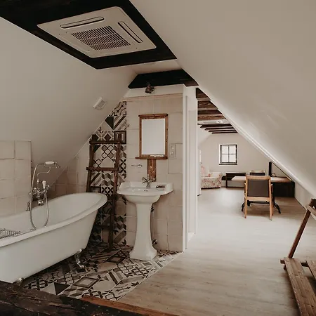 Vino Hruska Guest house Pardubice